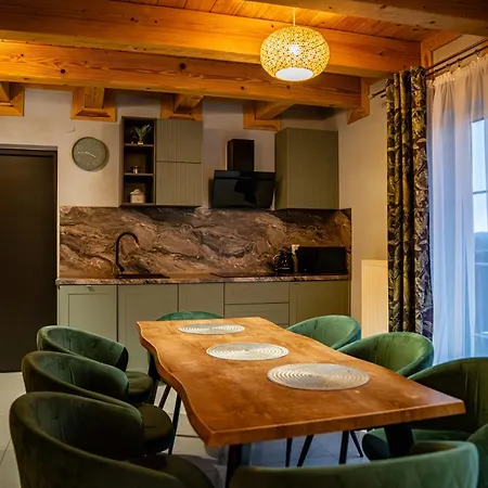 Nebbia Ressort Chalet *